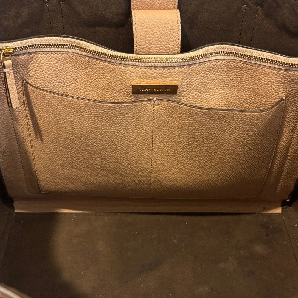 Tory Burch Carson Tote in Devon Sand with Gold Accent